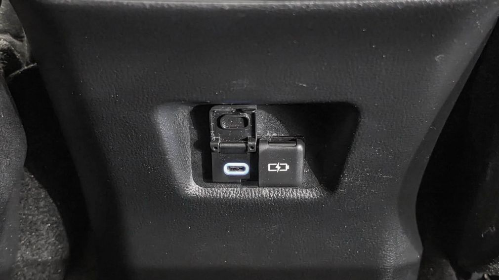 Toyota Rav 4 Hybrid LE 2022 d&rsquo;occasion à vendre - 21