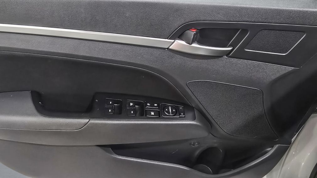 Hyundai Elantra Preferred w/Sun & Safety Package 2020 d’occasion à vendre - 11