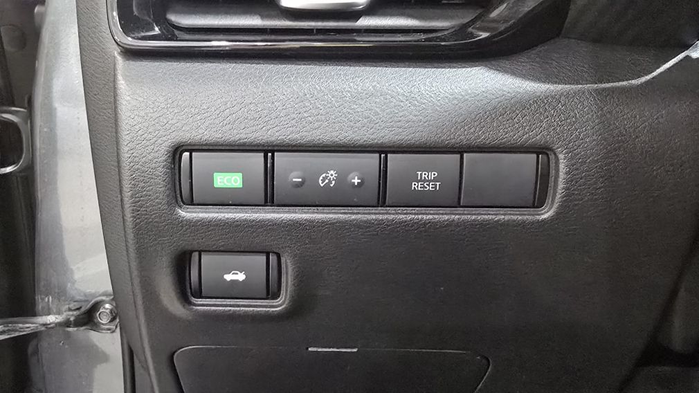 Nissan Sentra SV 2021 d&rsquo;occasion à vendre - 32