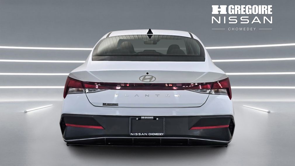 Hyundai Elantra Preferred 2024 d&rsquo;occasion à vendre - 8