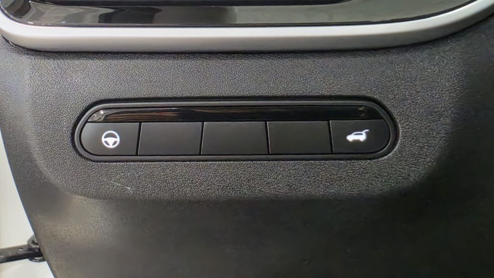 Infiniti QX60 LUXE 2023 d&rsquo;occasion à vendre - 12