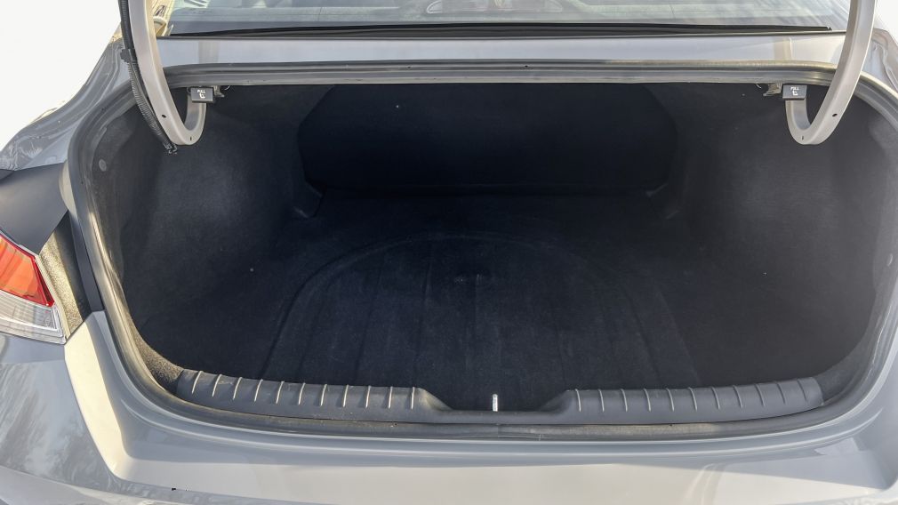 Hyundai Elantra Preferred 2021 d&rsquo;occasion à vendre - 24