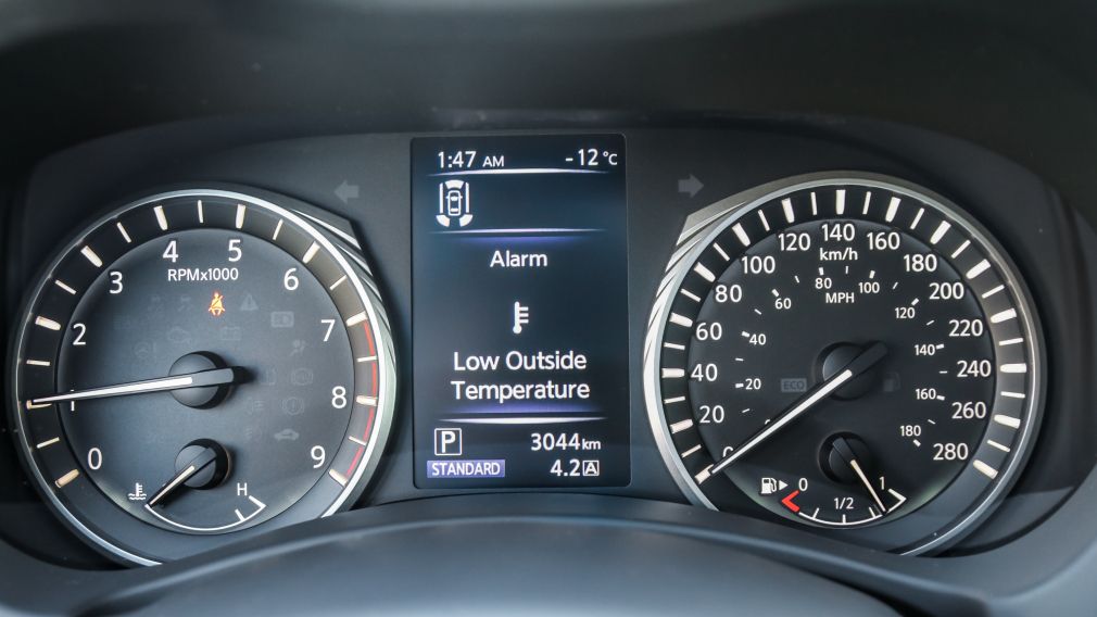 Infiniti Q50 LUXE 2024 d&rsquo;occasion à vendre - 13