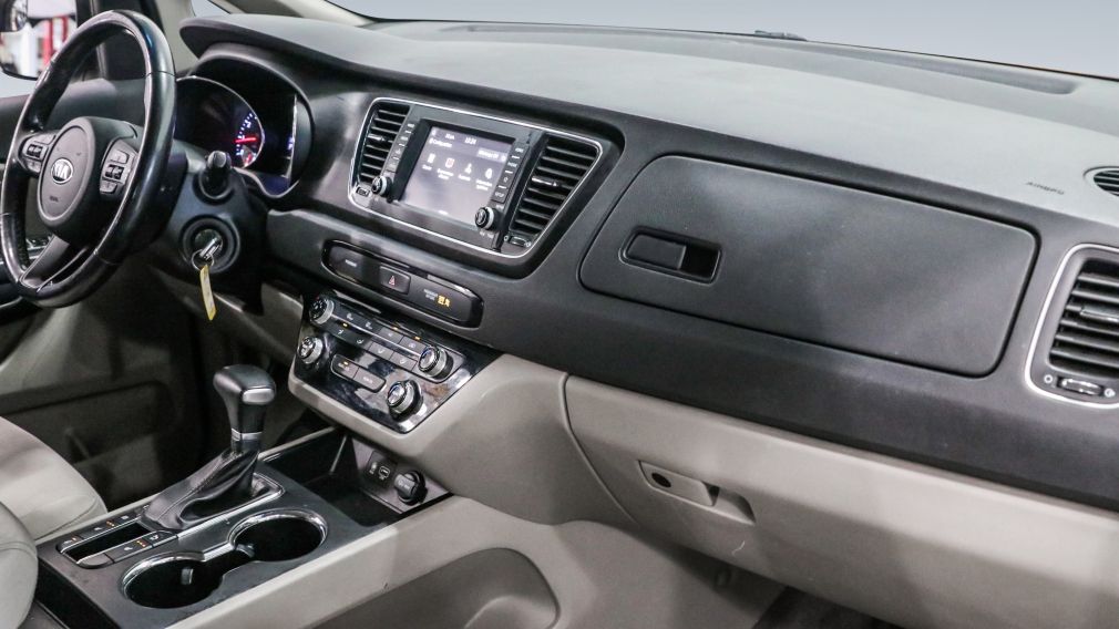 Kia Sedona LX 2020 d&rsquo;occasion à vendre - 27