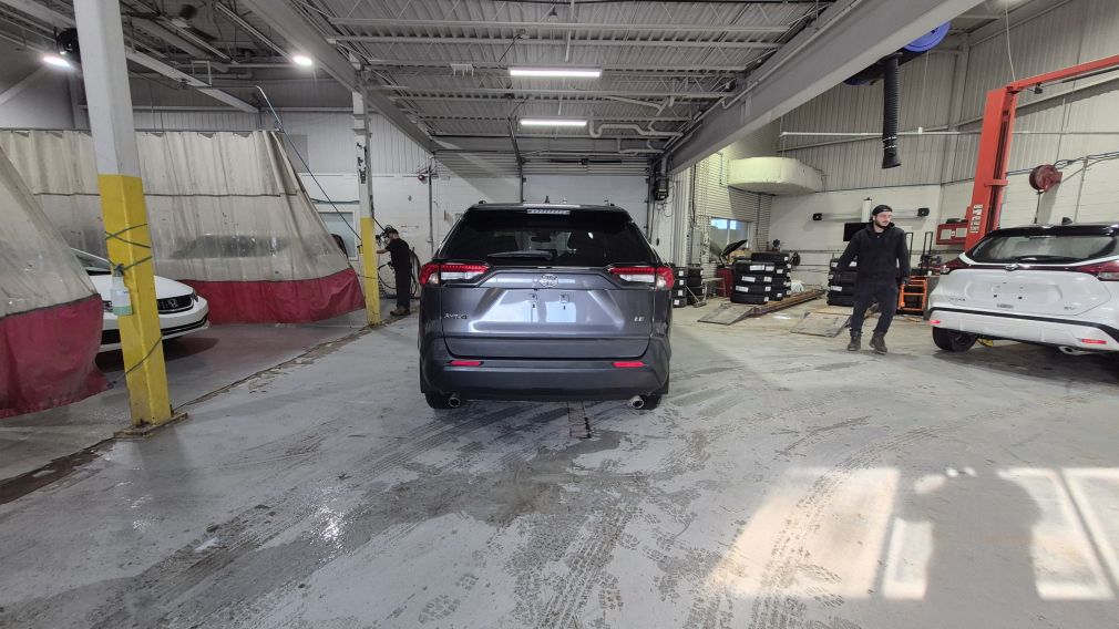 Toyota Rav 4 LE 2021 d&rsquo;occasion à vendre - 6