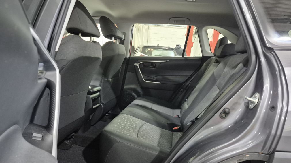 Toyota Rav 4 LE 2021 d&rsquo;occasion à vendre - 25