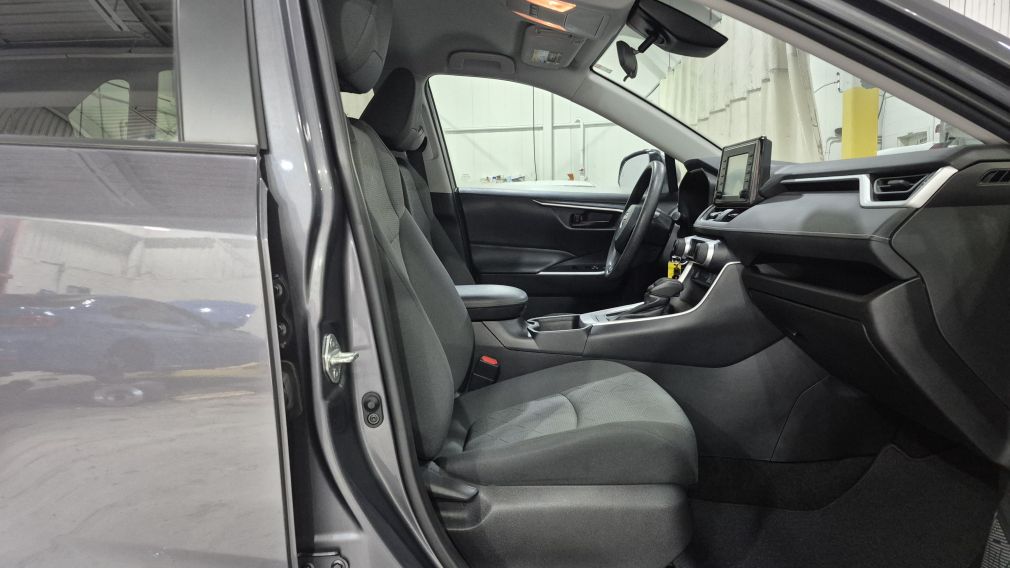 Toyota Rav 4 LE 2021 d&rsquo;occasion à vendre - 13