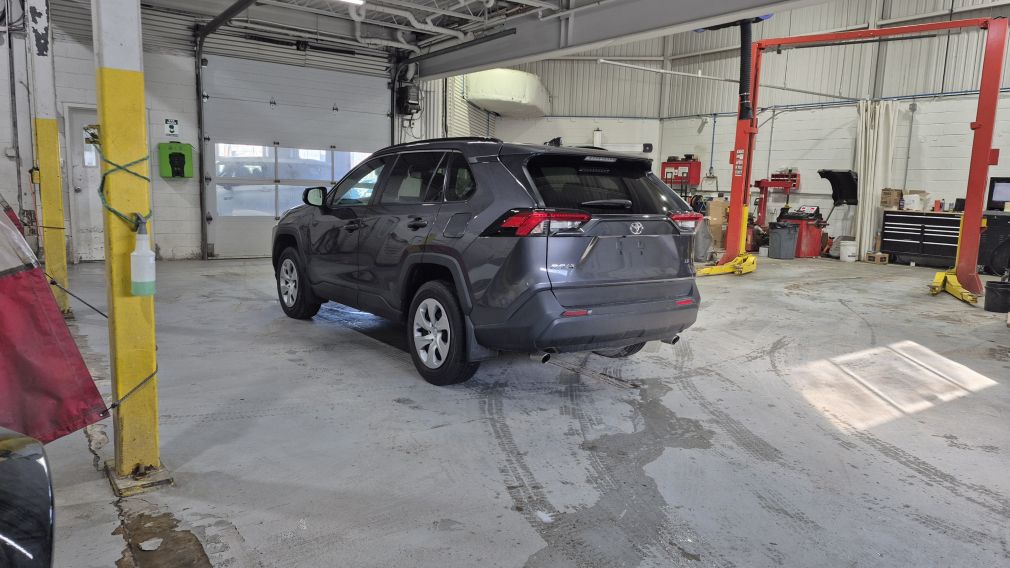 Toyota Rav 4 LE 2021 d&rsquo;occasion à vendre - 5
