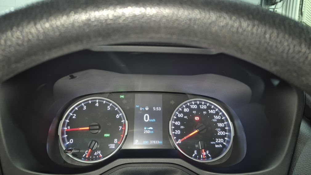 Toyota Rav 4 LE 2021 d&rsquo;occasion à vendre - 18