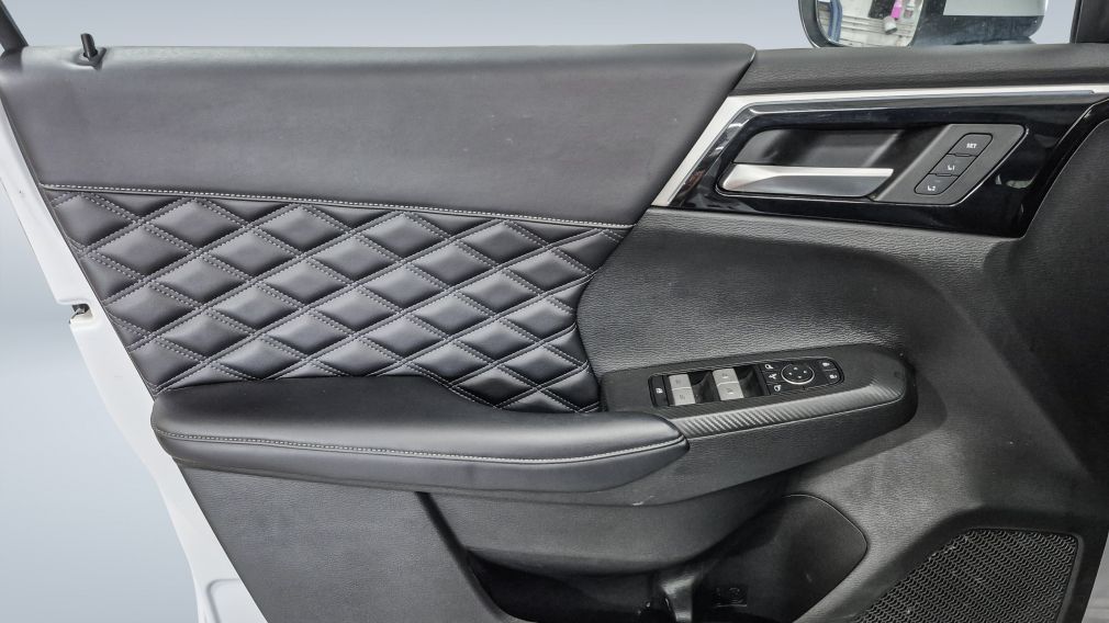 Mitsubishi Outlander PHEV GT 2023 d&rsquo;occasion à vendre - 11