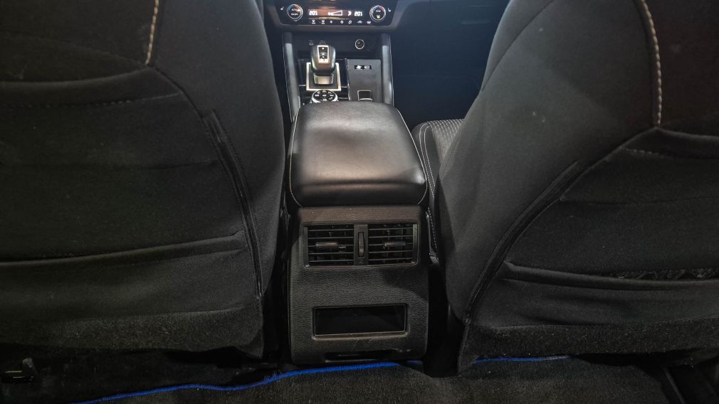 Mitsubishi Outlander PHEV ES 2023 d&rsquo;occasion à vendre - 24