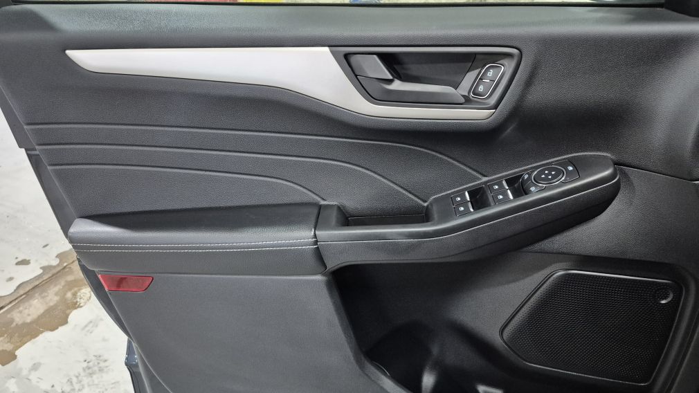 Ford Escape SE Plug-In Hybrid 2022 à vendre à Donnacona - 9