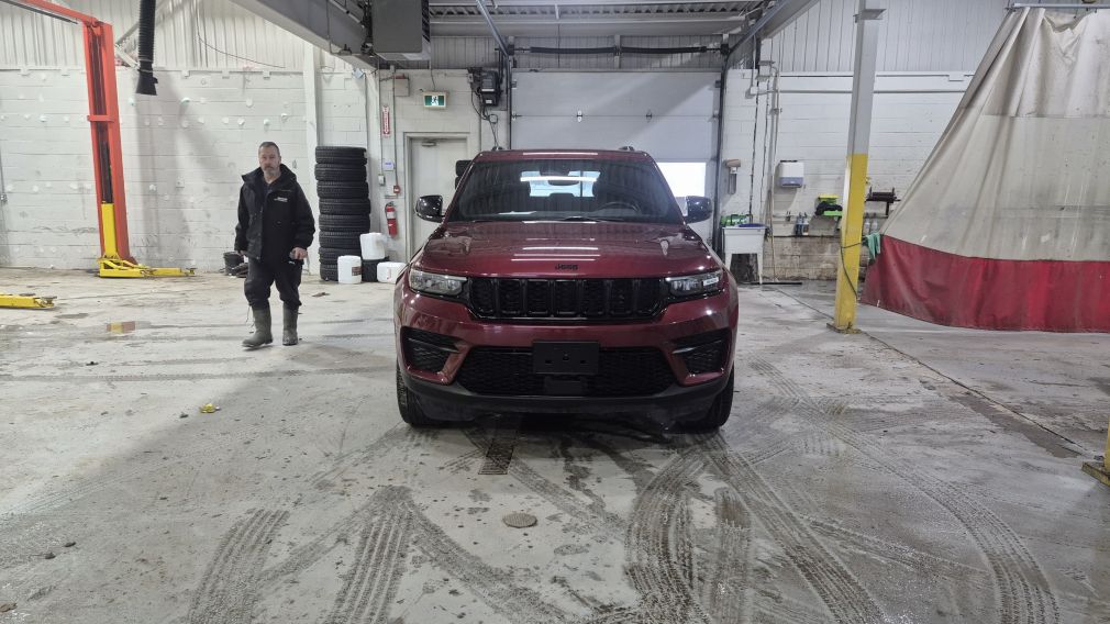 Jeep Grand Cherokee Altitude 2023 d&rsquo;occasion à vendre - 2
