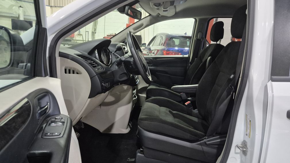 Dodge GR Caravan Canada Value Package 2019 d&rsquo;occasion à vendre - 12