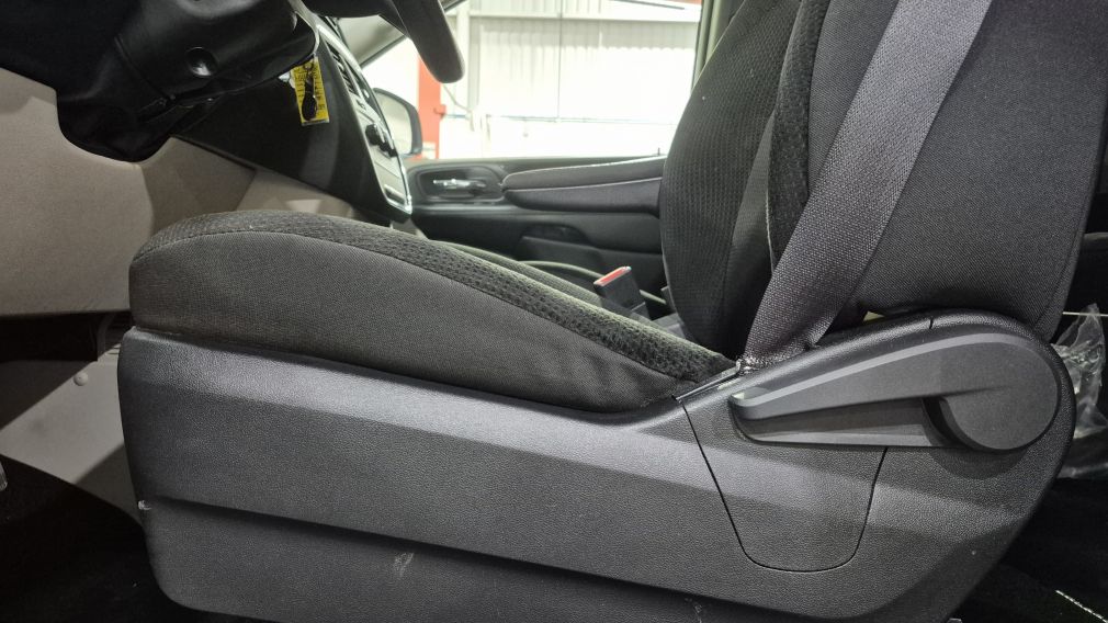 Dodge GR Caravan Canada Value Package 2019 d&rsquo;occasion à vendre - 11