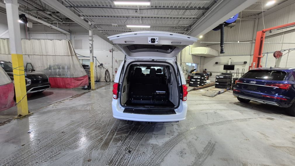 Dodge GR Caravan Canada Value Package 2019 d&rsquo;occasion à vendre - 23