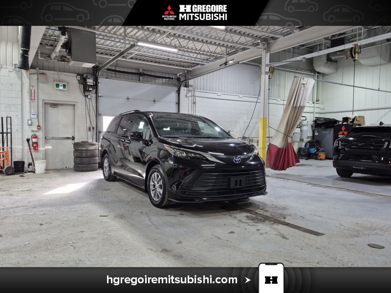 2025 Toyota Sienna XLE 8-Passenger FWD