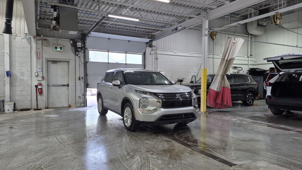 Mitsubishi Outlander ES