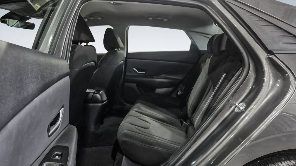 Hyundai Elantra Preferred 2023 d&rsquo;occasion à vendre - 20