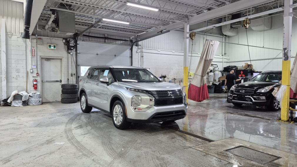 Mitsubishi Outlander ES