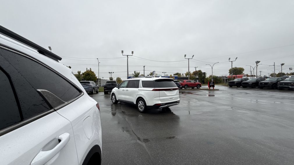 Kia Carnival LX 2023 d&rsquo;occasion à vendre - 5