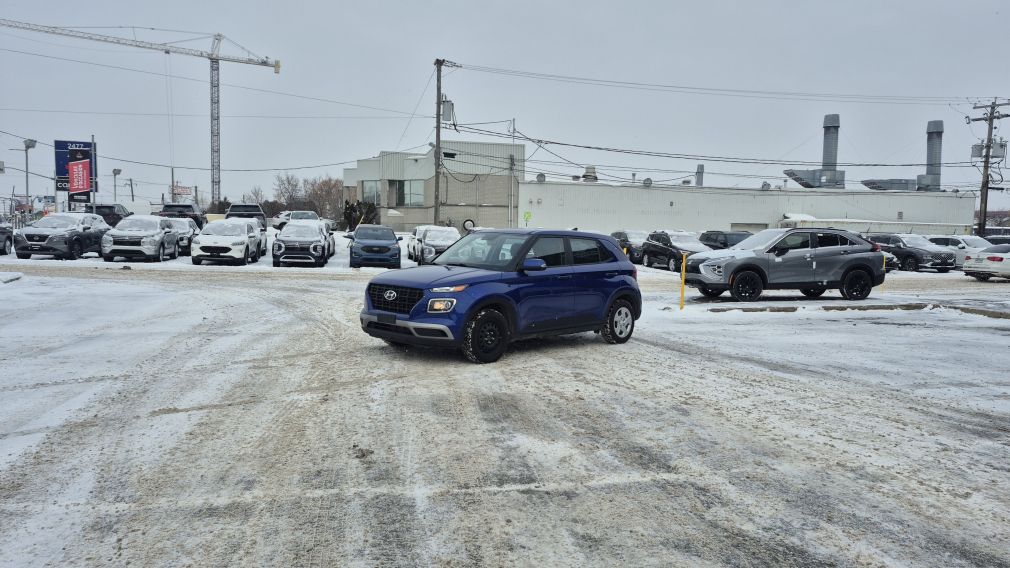 Hyundai Venue Essential 2022 d&rsquo;occasion à vendre - 3