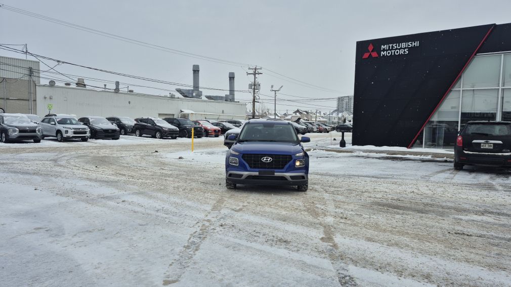 Hyundai Venue Essential 2022 d&rsquo;occasion à vendre - 2