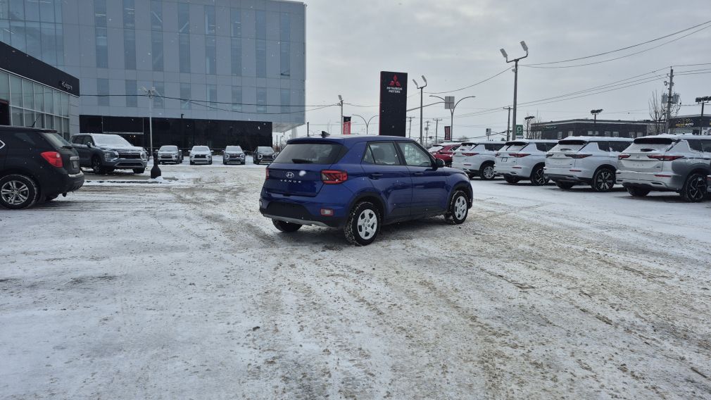 Hyundai Venue Essential 2022 d&rsquo;occasion à vendre - 7
