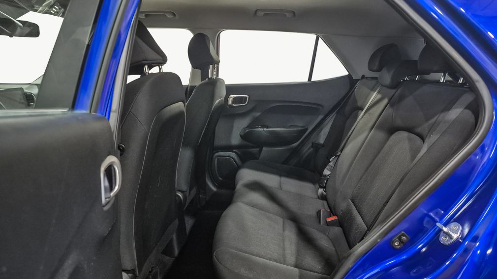 Hyundai Venue Essential 2022 d&rsquo;occasion à vendre - 16