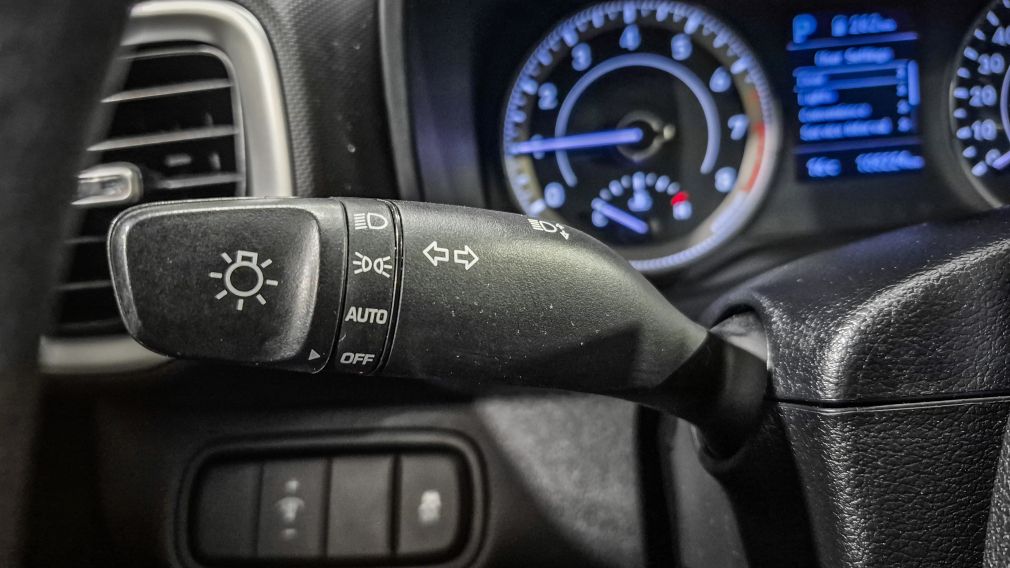 Hyundai Venue Essential 2022 d&rsquo;occasion à vendre - 17