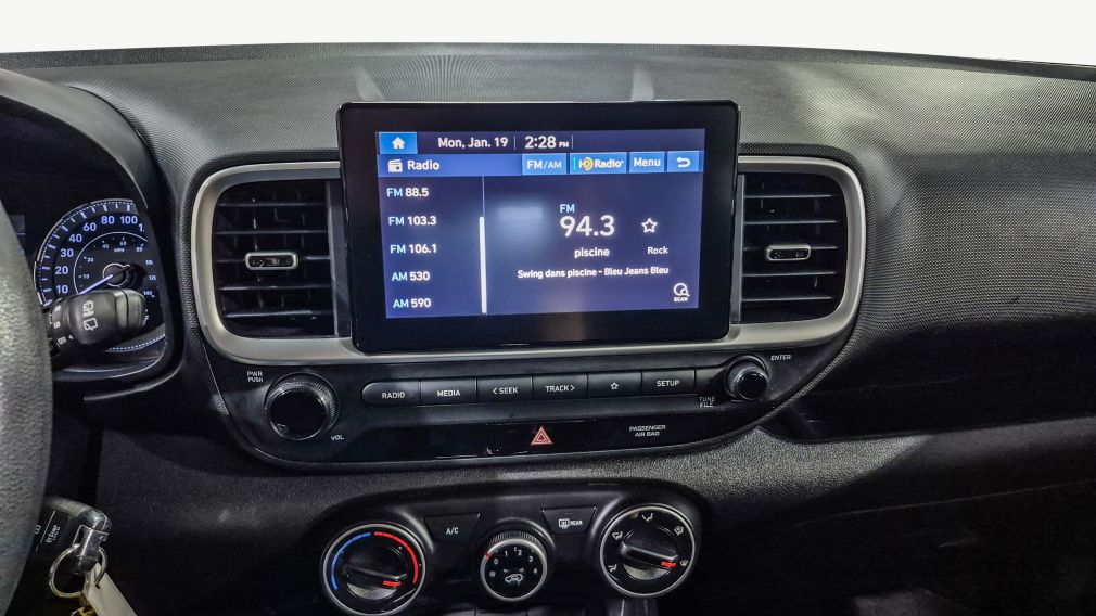 Hyundai Venue Essential 2022 d&rsquo;occasion à vendre - 25