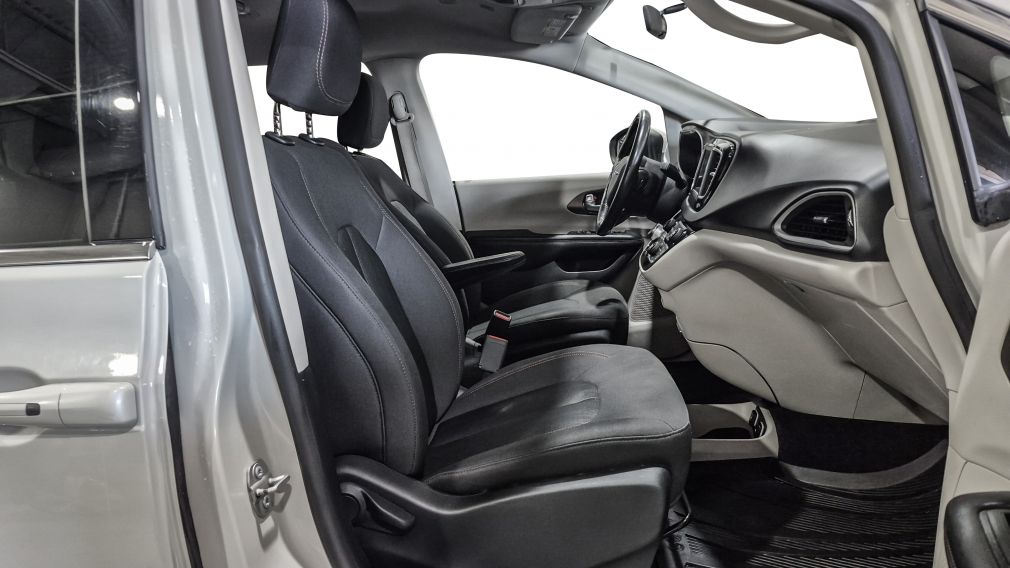 Chrysler Pacifica Touring 2019 d&rsquo;occasion à vendre - 16