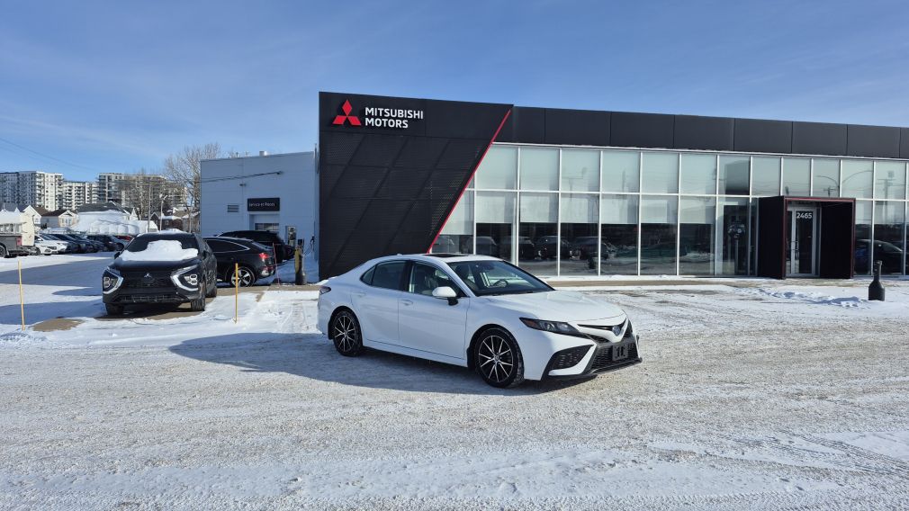 Toyota Camry Hybrid SE