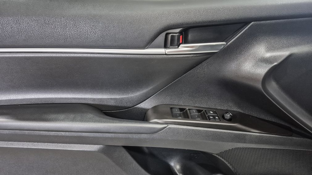 Toyota Camry Hybrid SE 2022 d&rsquo;occasion à vendre - 10