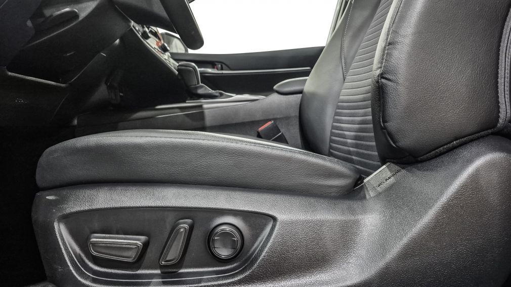 Toyota Camry Hybrid SE 2022 d&rsquo;occasion à vendre - 11
