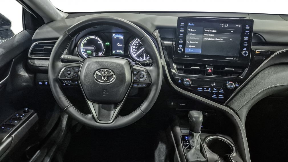 Toyota Camry Hybrid SE 2022 d&rsquo;occasion à vendre - 16