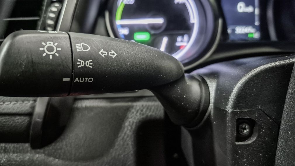 Toyota Camry Hybrid SE 2022 d&rsquo;occasion à vendre - 17