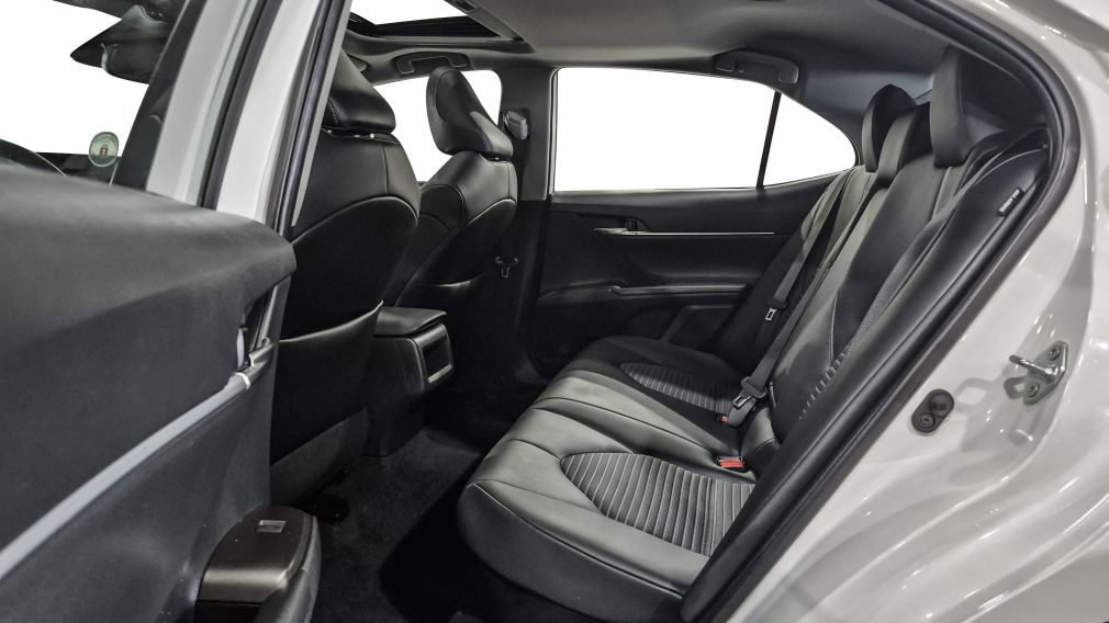 Toyota Camry Hybrid SE 2022 d&rsquo;occasion à vendre - 24