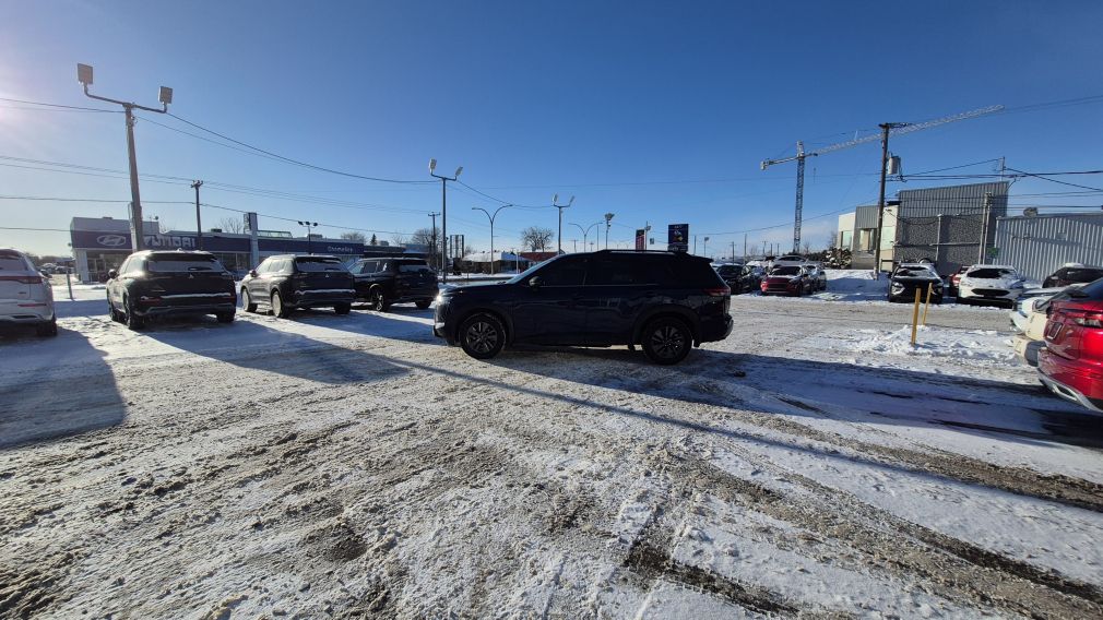 Nissan Pathfinder SV 2023 d&rsquo;occasion à vendre - 4
