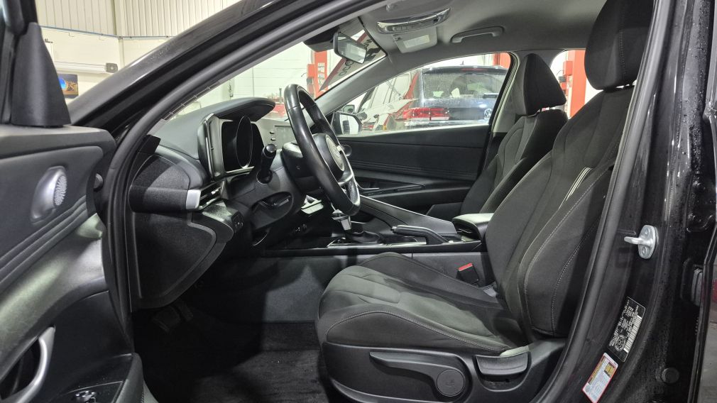 Hyundai Elantra Preferred 2023 d&rsquo;occasion à vendre - 11
