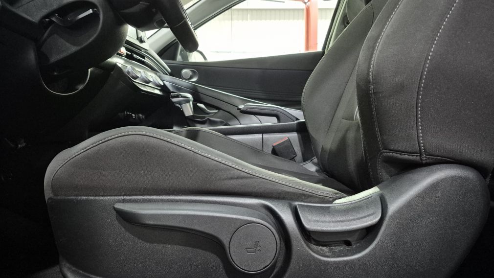 Hyundai Elantra Preferred 2023 d&rsquo;occasion à vendre - 12