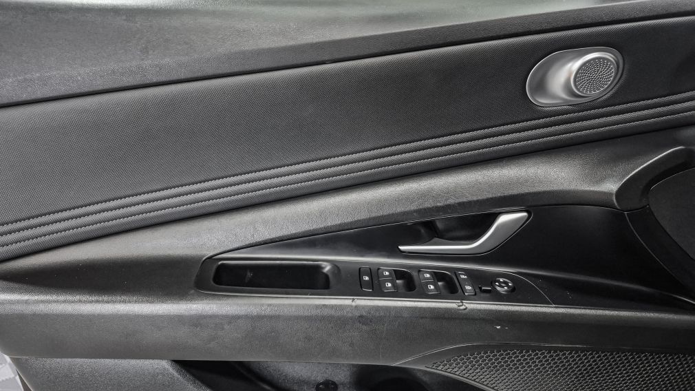 Hyundai Elantra Preferred 2023 d&rsquo;occasion à vendre - 10