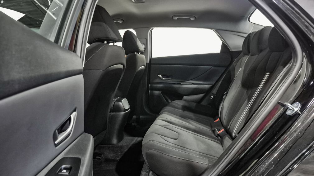 Hyundai Elantra Preferred 2023 d&rsquo;occasion à vendre - 23