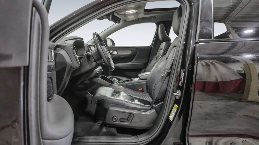 Volvo XC40 Plus Dark Theme 2023 à vendre à Trois-Rivières - 10