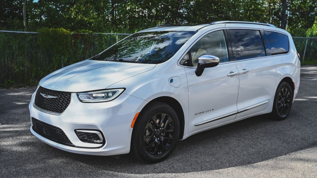 Chrysler Pacifica Pinnacle 2023 d&rsquo;occasion à vendre - 3