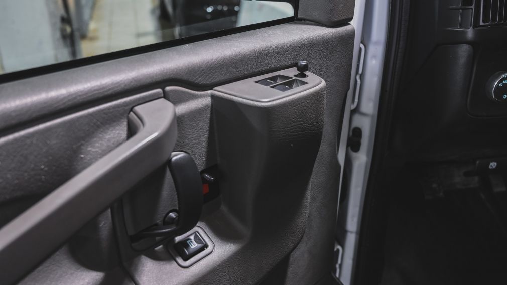 GMC Savana RWD 2500 135&Prime; 2023 d&rsquo;occasion à vendre - 13
