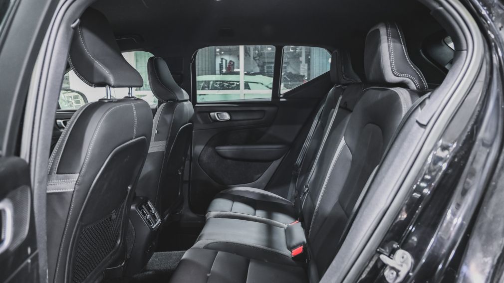 Volvo XC40 Core 2023 d&rsquo;occasion à vendre - 24