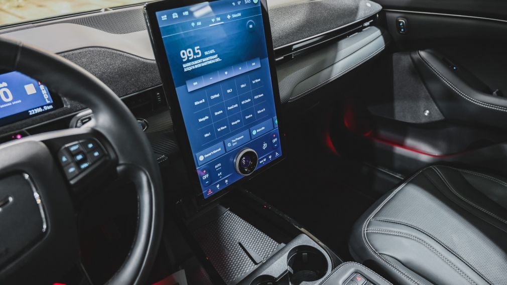 Ford Mustang Mach-E Premium 2023 d&rsquo;occasion à vendre - 21