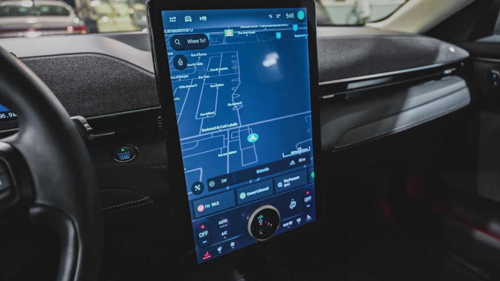 Ford Mustang Mach-E Premium 2023 d&rsquo;occasion à vendre - 22