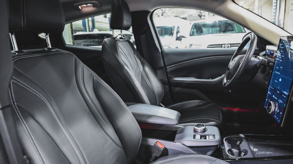 Ford Mustang Mach-E Premium 2023 d&rsquo;occasion à vendre - 28